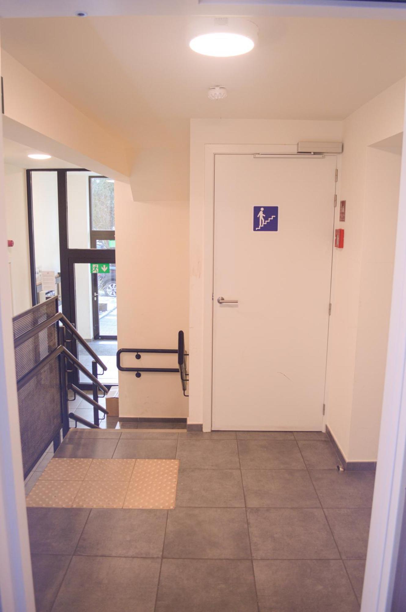 1br Metro Hopital Erasme Bordet Handicapt Friendly Apartment *