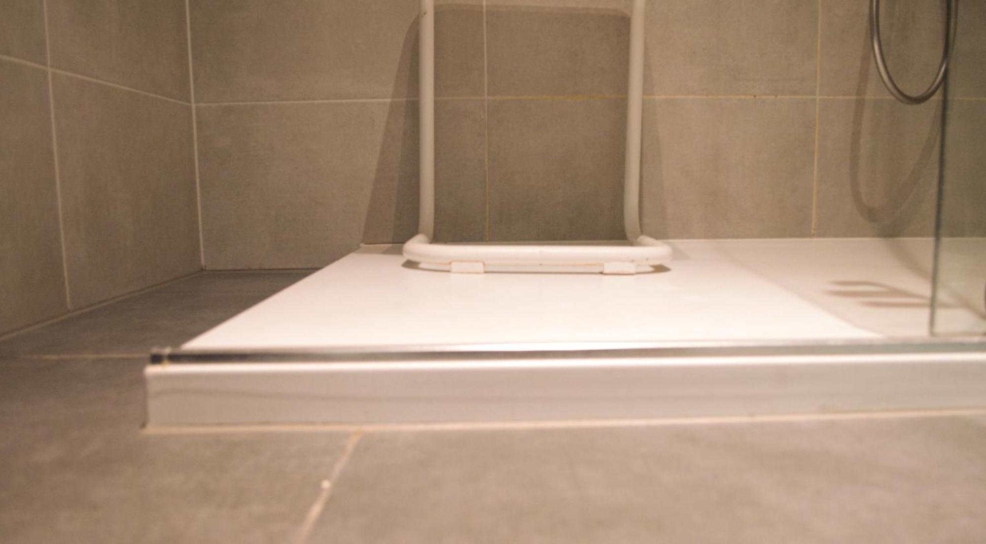 1br Metro Hopital Erasme Bordet Handicapt Friendly *